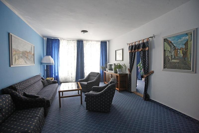 Hotel Solaster Garni Trebic Bagian luar foto
