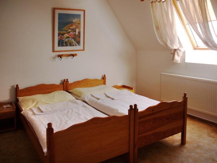Hotel Solaster Garni Trebic Bagian luar foto